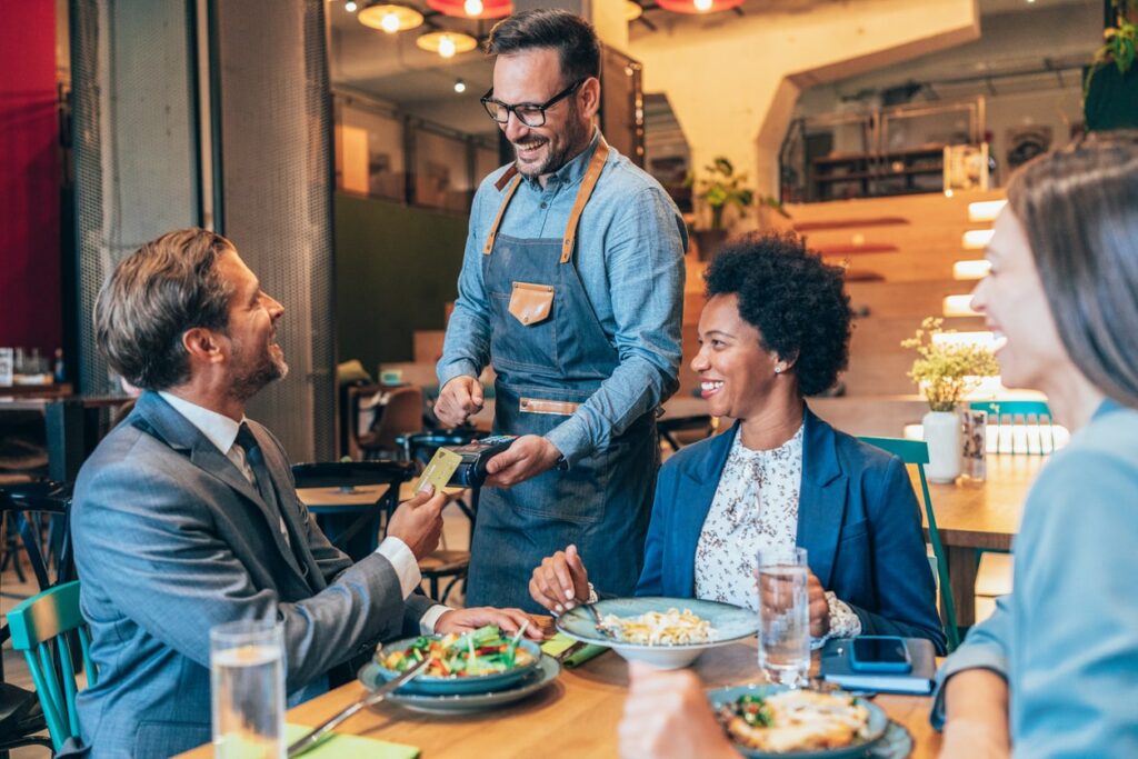 Paying for dining using the Amex Gold Card